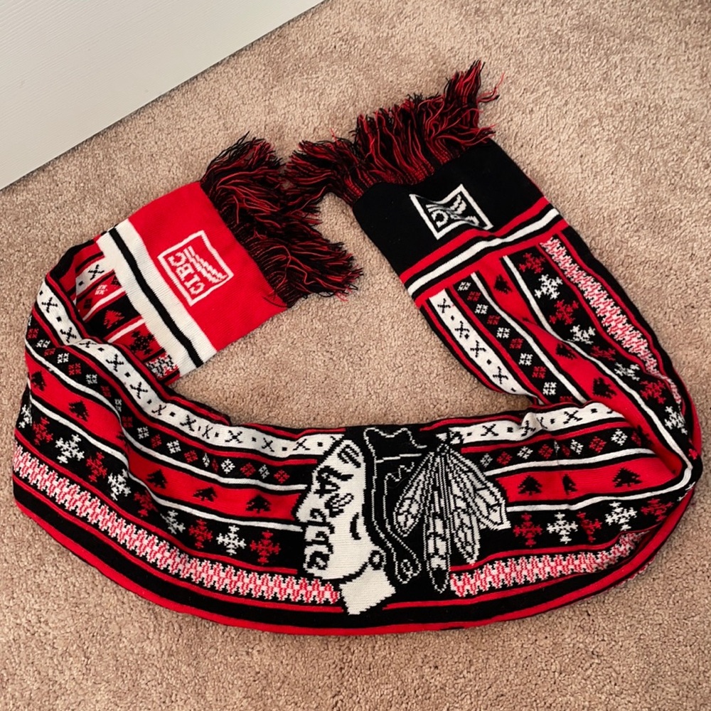 Blackhawks scarf